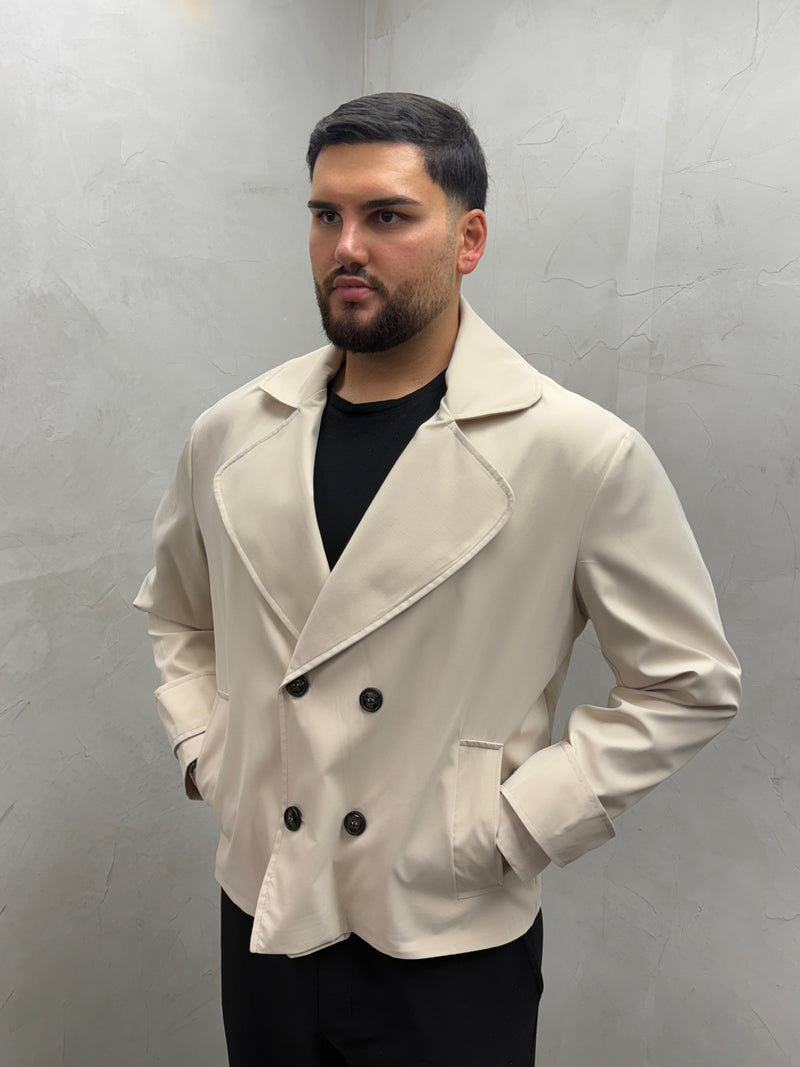 Minimalistischer Kurzmantel