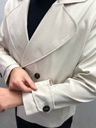 Minimalistischer Kurzmantel