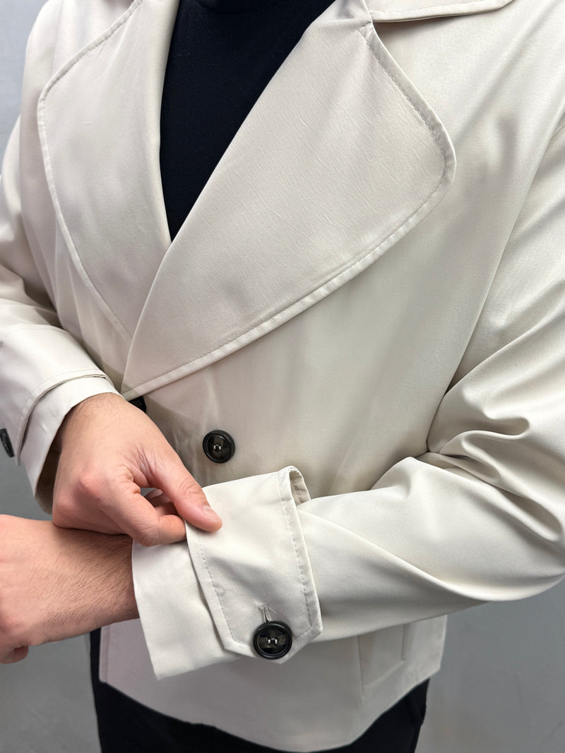 Minimalistischer Kurzmantel