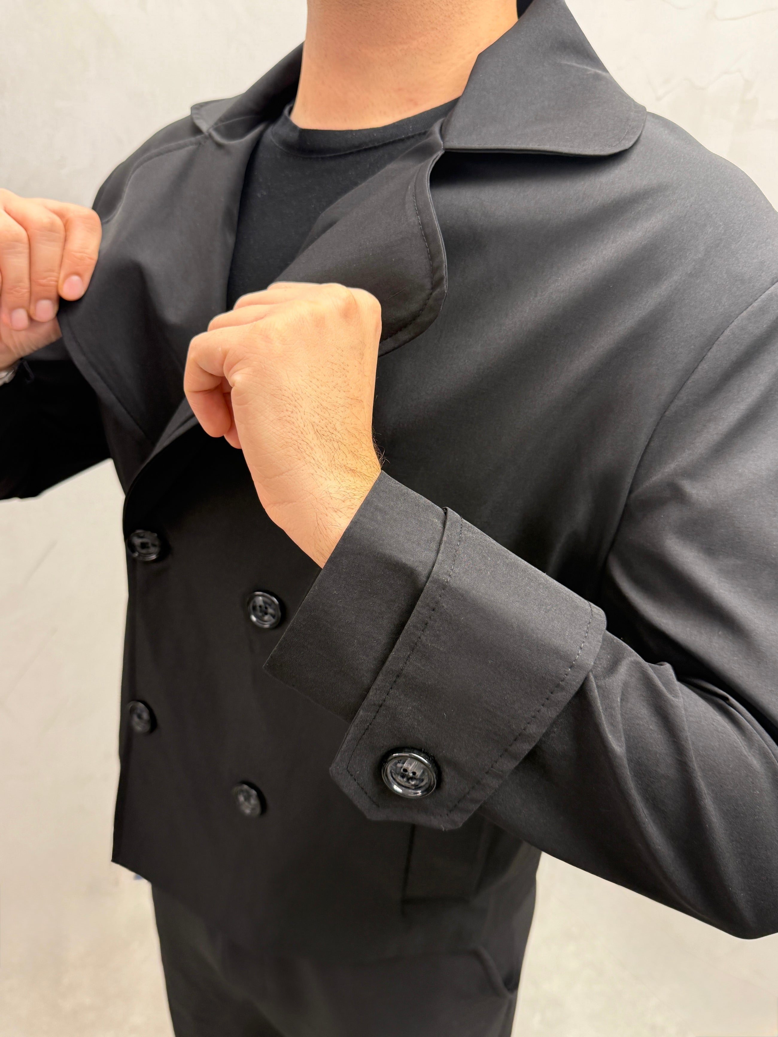 Minimalistischer Kurzmantel