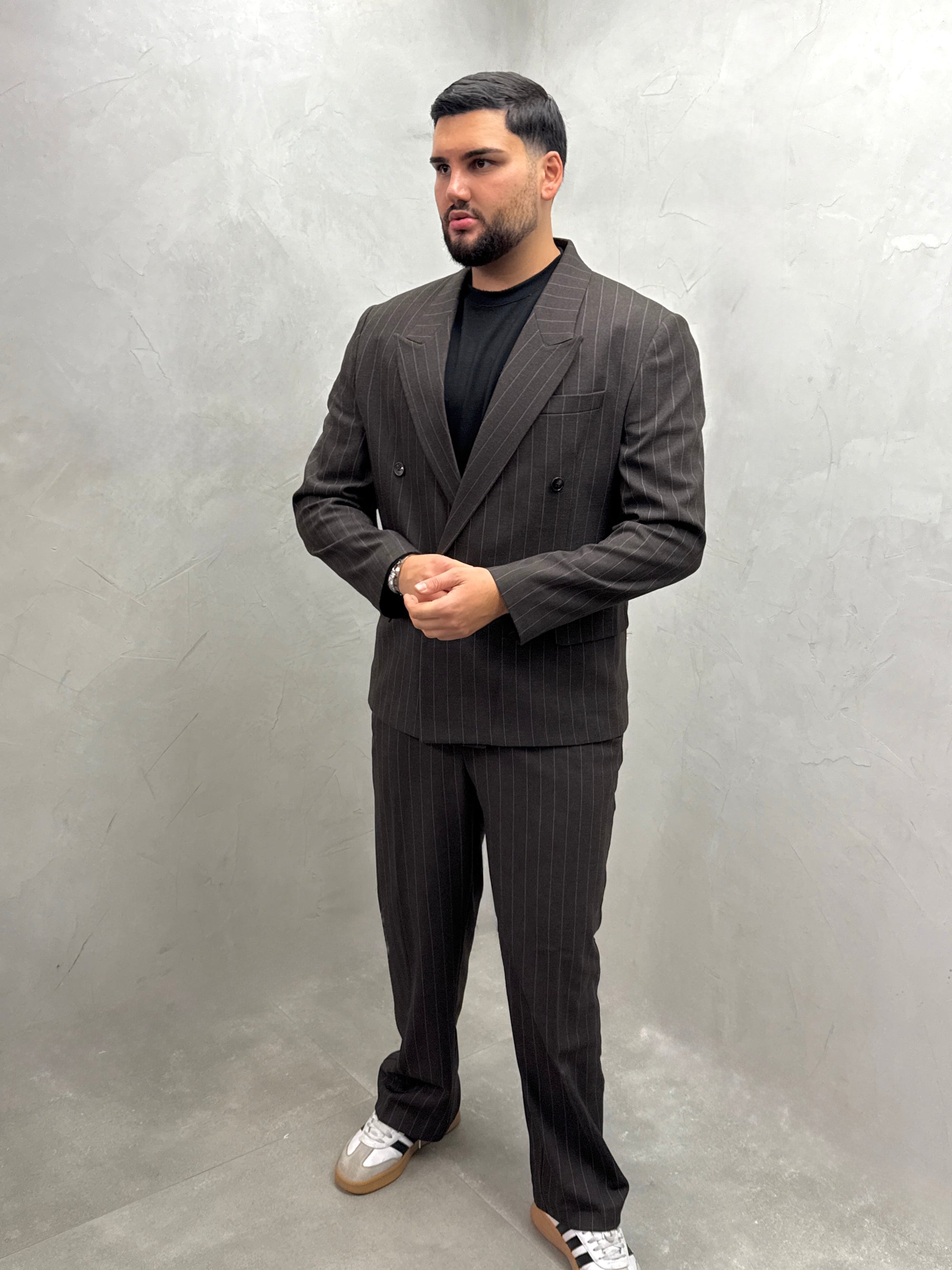 Oversize Nadelstreifen-Anzug