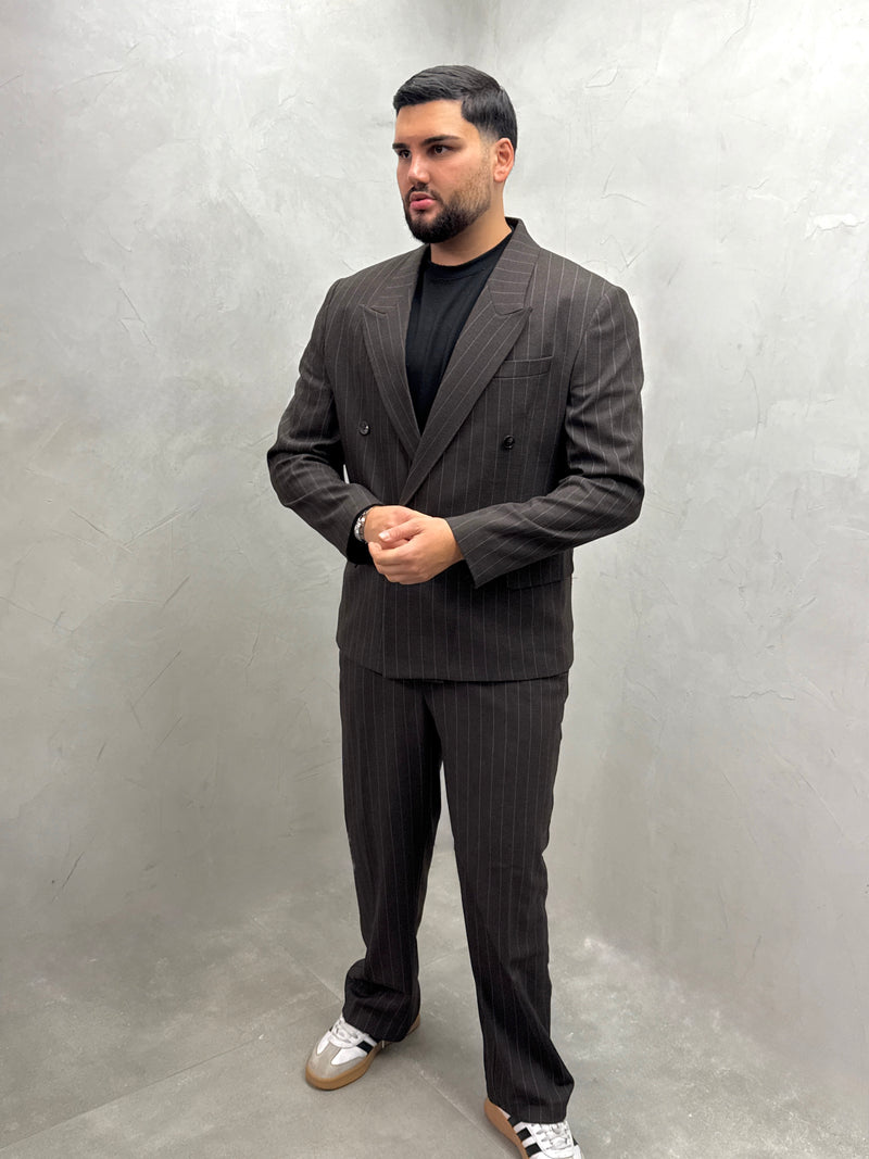 Oversize Nadelstreifen-Anzug