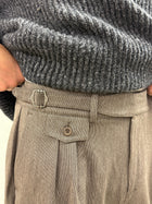 Stoffhose mit Seitenschnalle