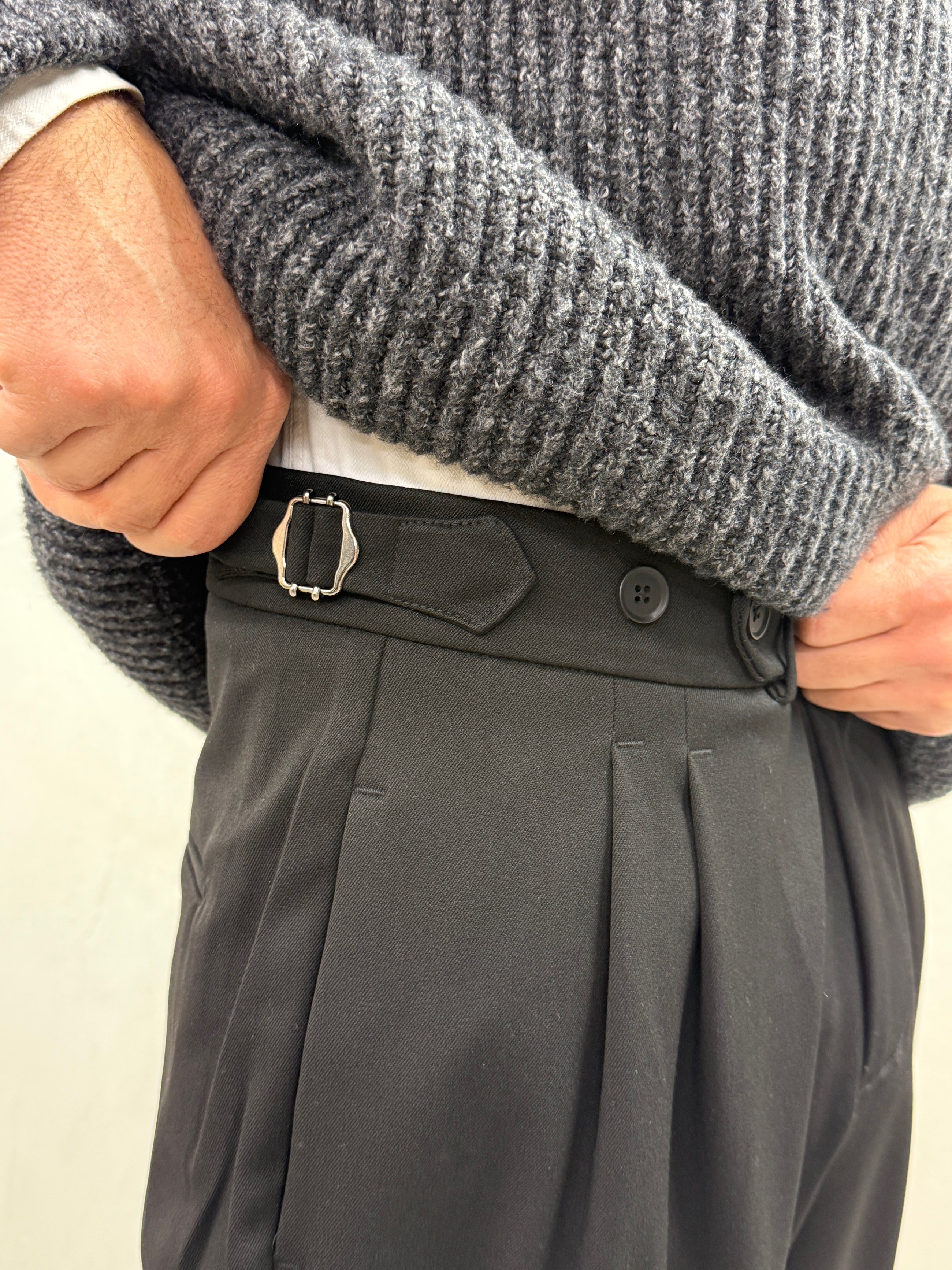 High-Waist Bundfaltenhose